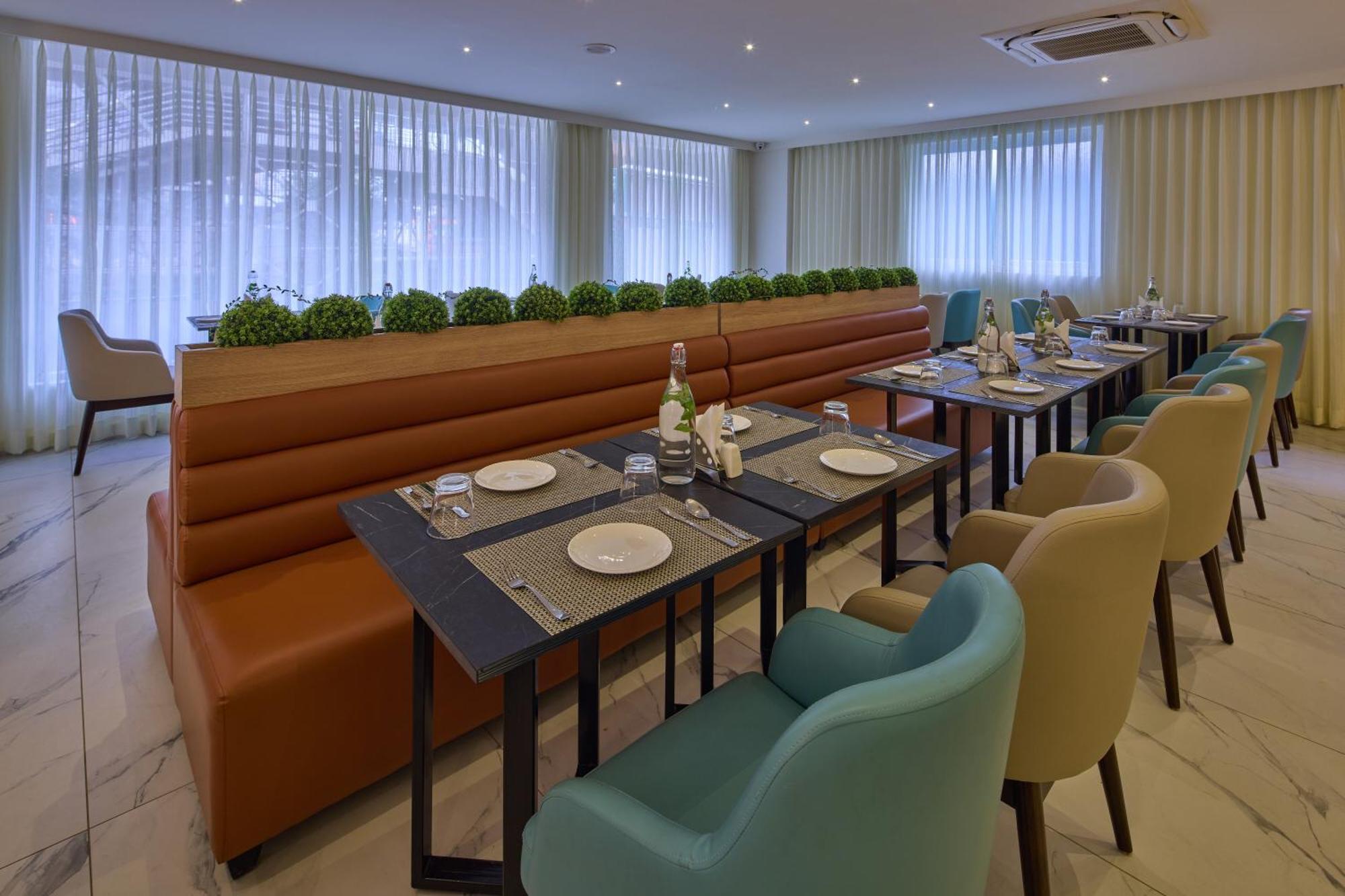 Grand Continent Hebbal A Sarovar Portico Affiliate Hotel Bangalore Eksteriør bilde
