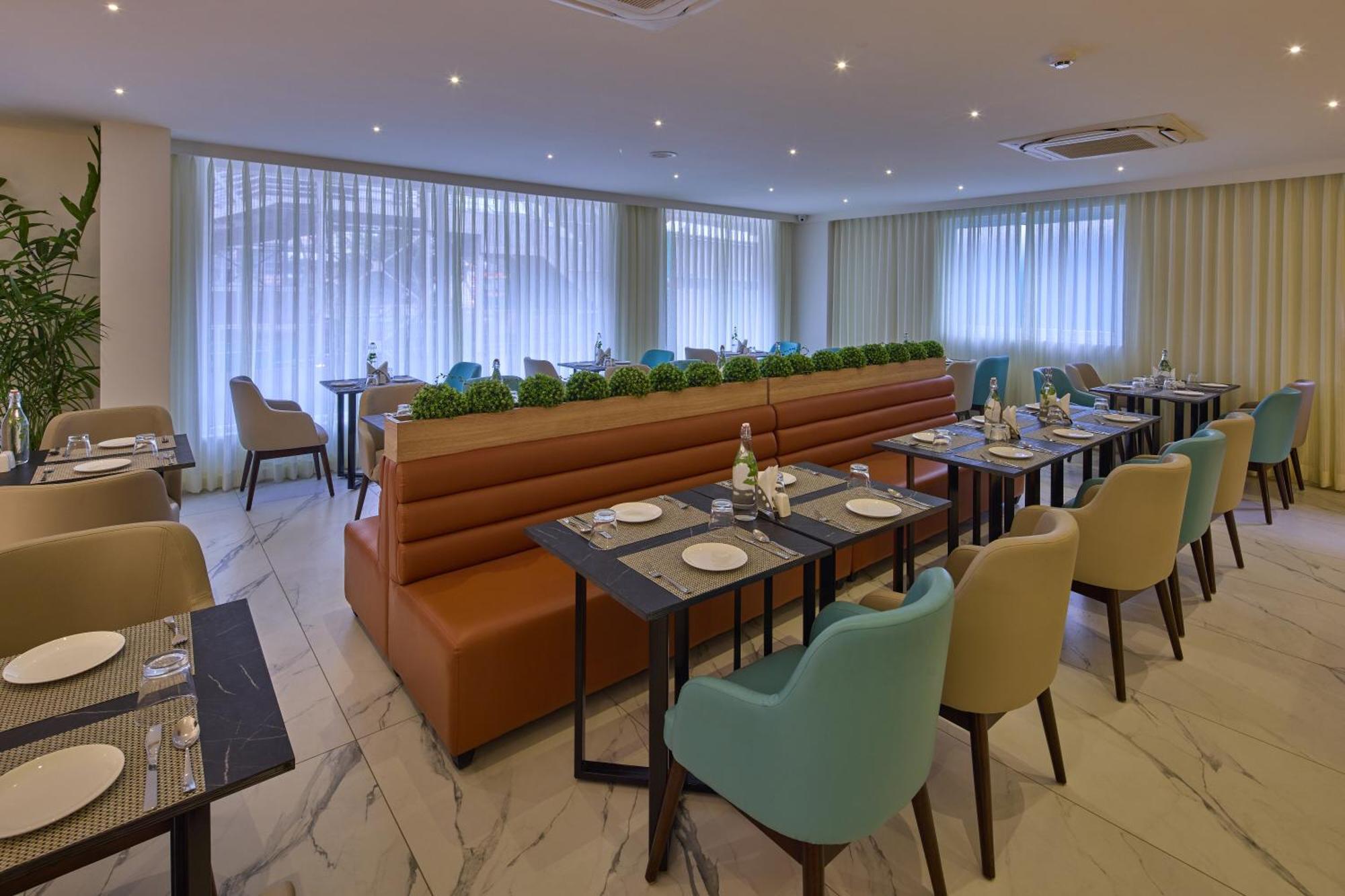 Grand Continent Hebbal A Sarovar Portico Affiliate Hotel Bangalore Eksteriør bilde