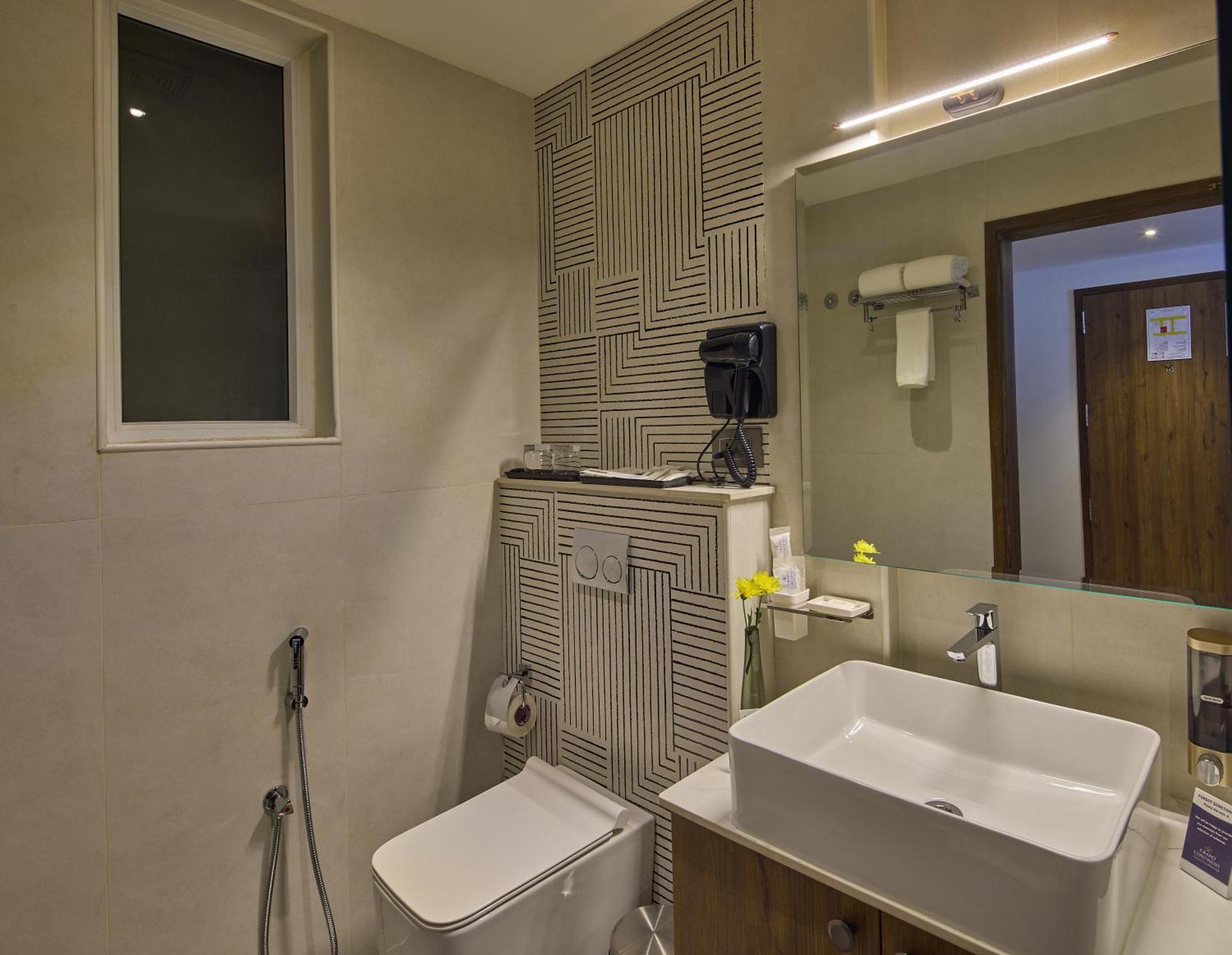 Grand Continent Hebbal A Sarovar Portico Affiliate Hotel Bangalore Eksteriør bilde